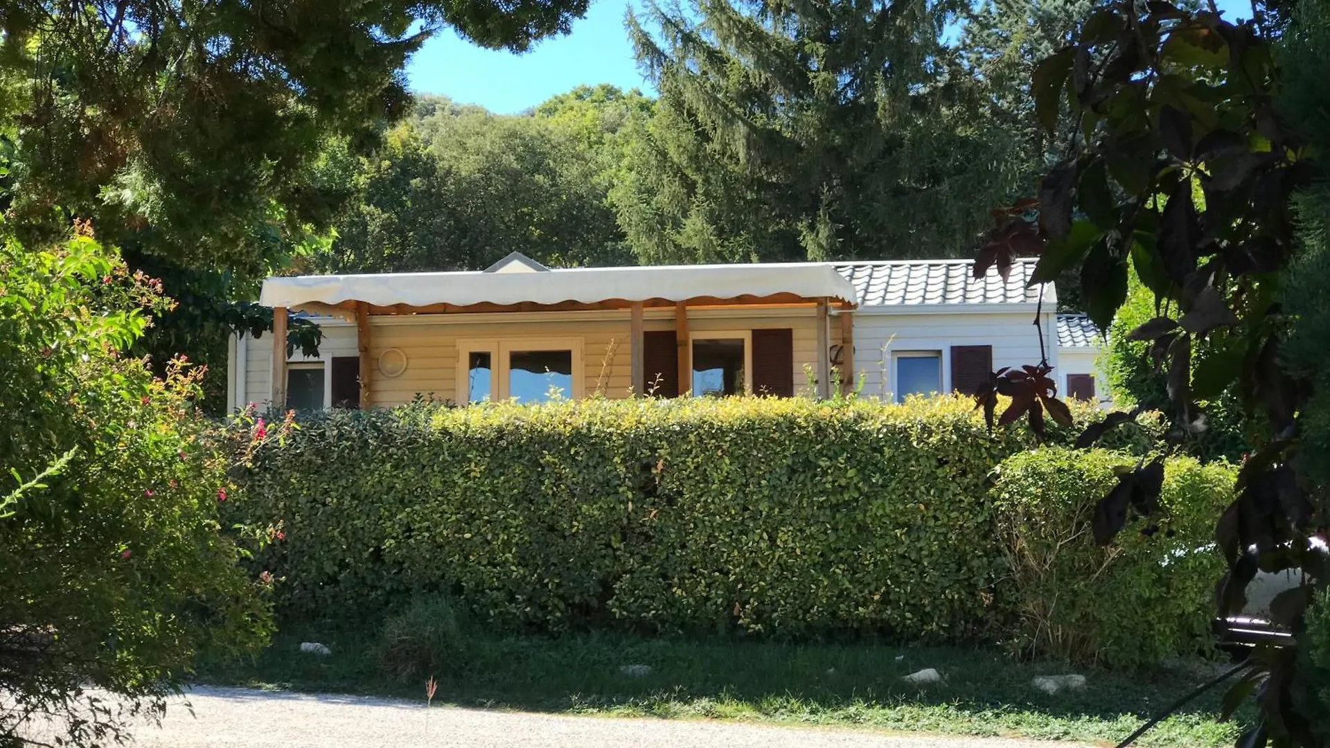 Camping Ginasservis Mobile-Home Flores